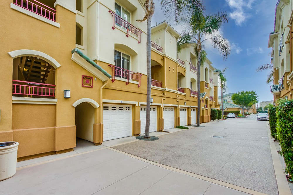 Virtual tour photo 5 of 38 for 12368 Carmel Country Rd D206
