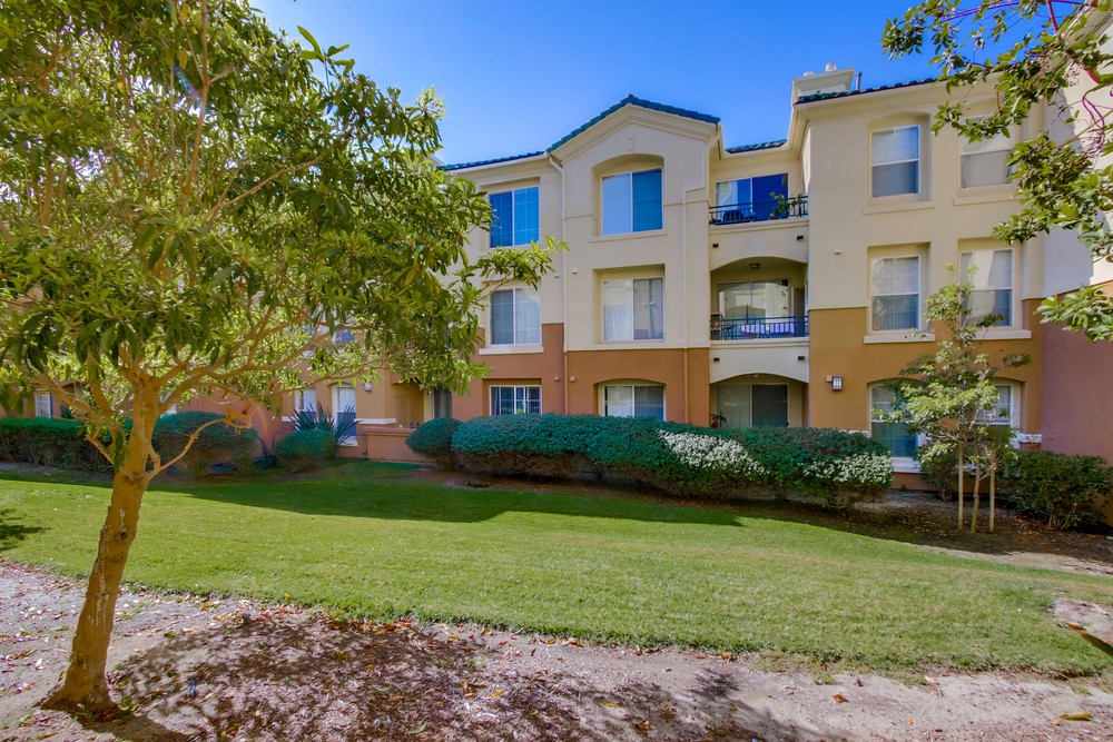 Virtual tour photo 1 of 33 for 12372 Carmel Country Rd UNIT 109
