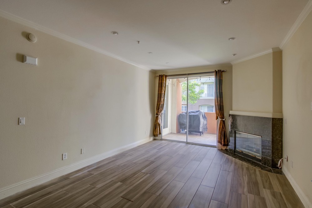 Virtual tour photo 3 of 33 for 12372 Carmel Country Rd UNIT 109