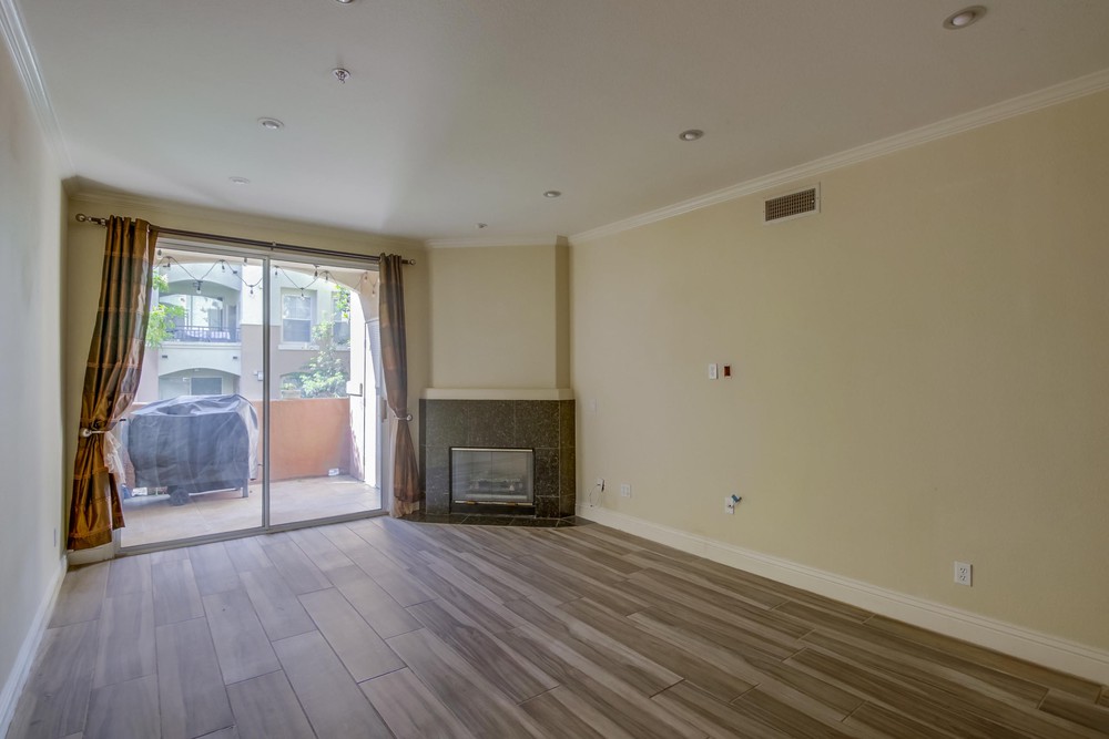Virtual tour photo 4 of 33 for 12372 Carmel Country Rd UNIT 109