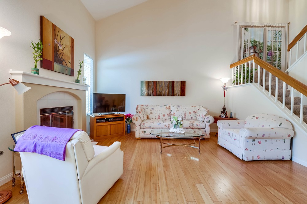 Virtual tour photo 5 of 27 for 12376 Creekview Dr