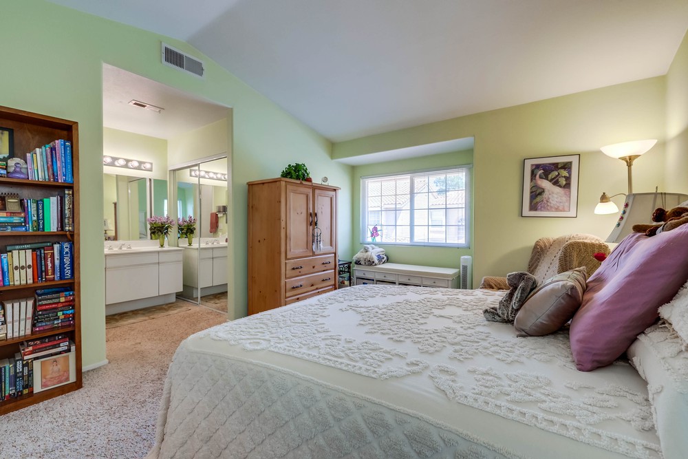 Virtual tour photo 17 of 27 for 12376 Creekview Dr