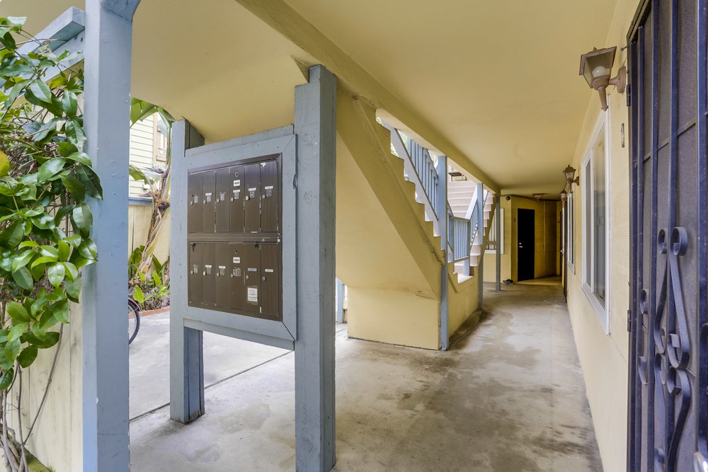 Virtual tour photo 5 of 25 for 1239 Hornblend St #3