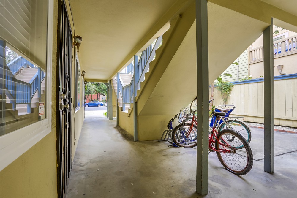 Virtual tour photo 6 of 25 for 1239 Hornblend St #3