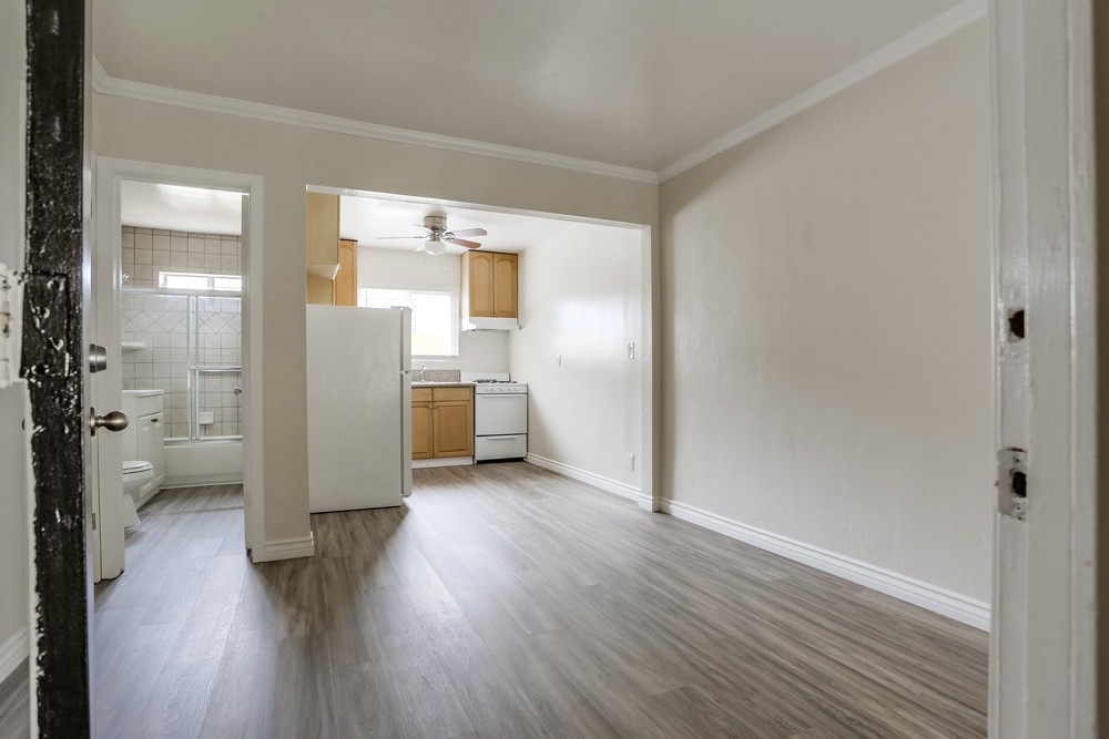 Virtual tour photo 7 of 25 for 1239 Hornblend St #3