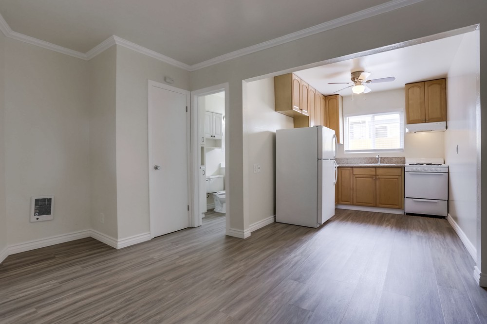 Virtual tour photo 8 of 25 for 1239 Hornblend St #3