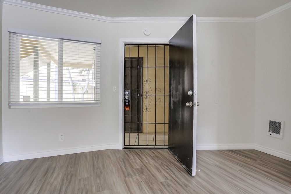 Virtual tour photo 11 of 25 for 1239 Hornblend St #3
