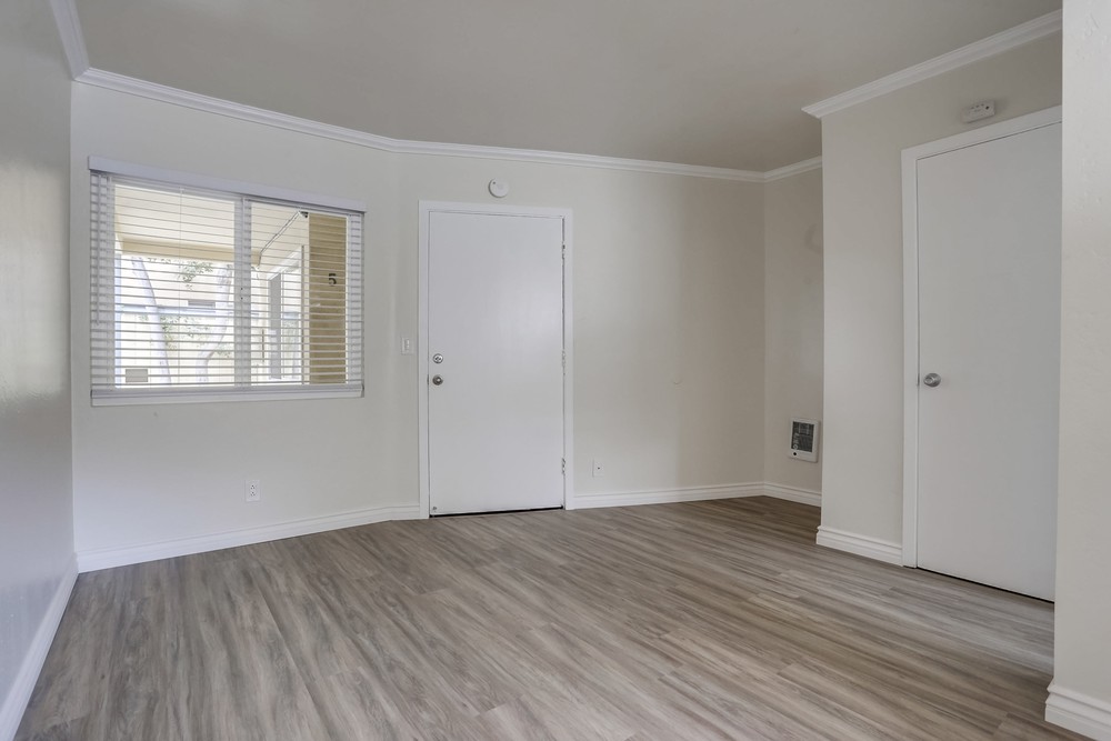 Virtual tour photo 12 of 25 for 1239 Hornblend St #3