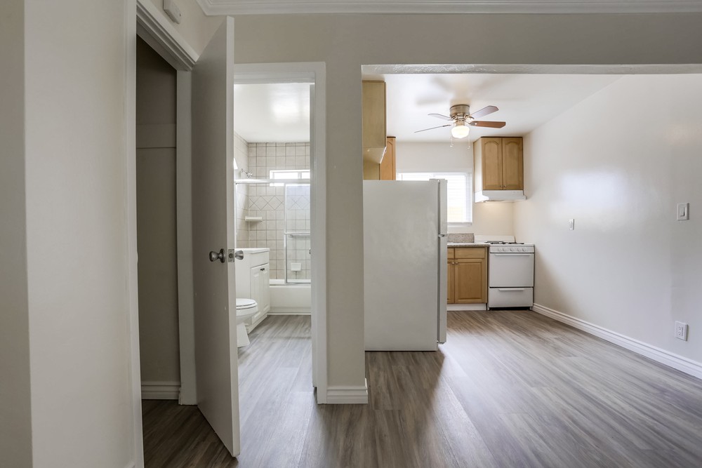 Virtual tour photo 13 of 25 for 1239 Hornblend St #3