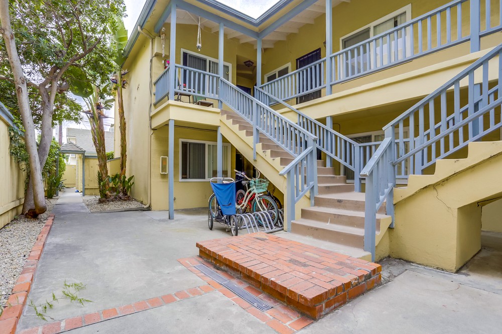 Virtual tour photo 24 of 25 for 1239 Hornblend St #3