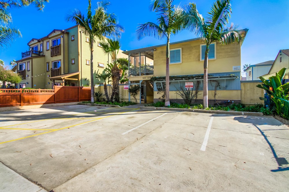 Virtual tour photo 3 of 19 for 1239 Hornblend St #5