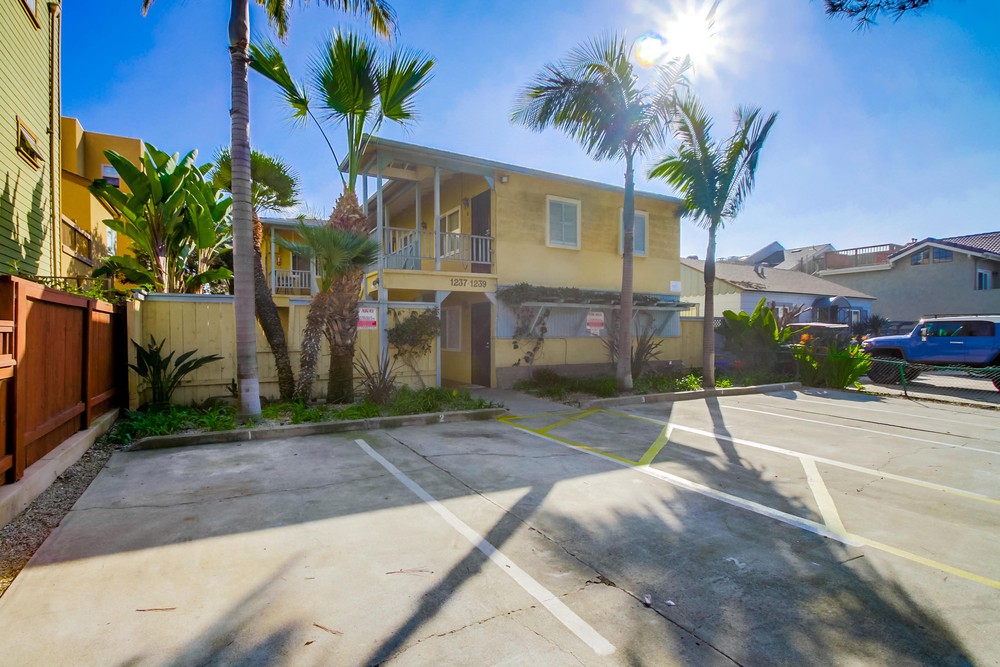 Virtual tour photo 4 of 19 for 1239 Hornblend St #5
