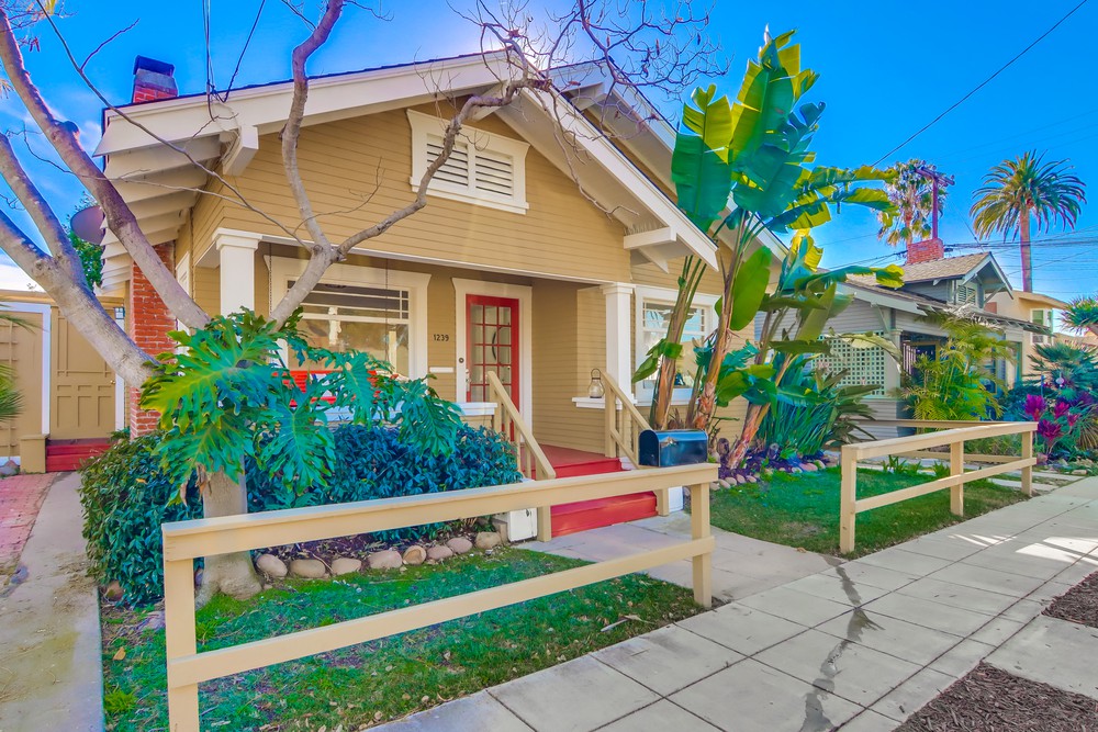 Virtual tour photo 3 of 64 for 1239 Monroe Ave