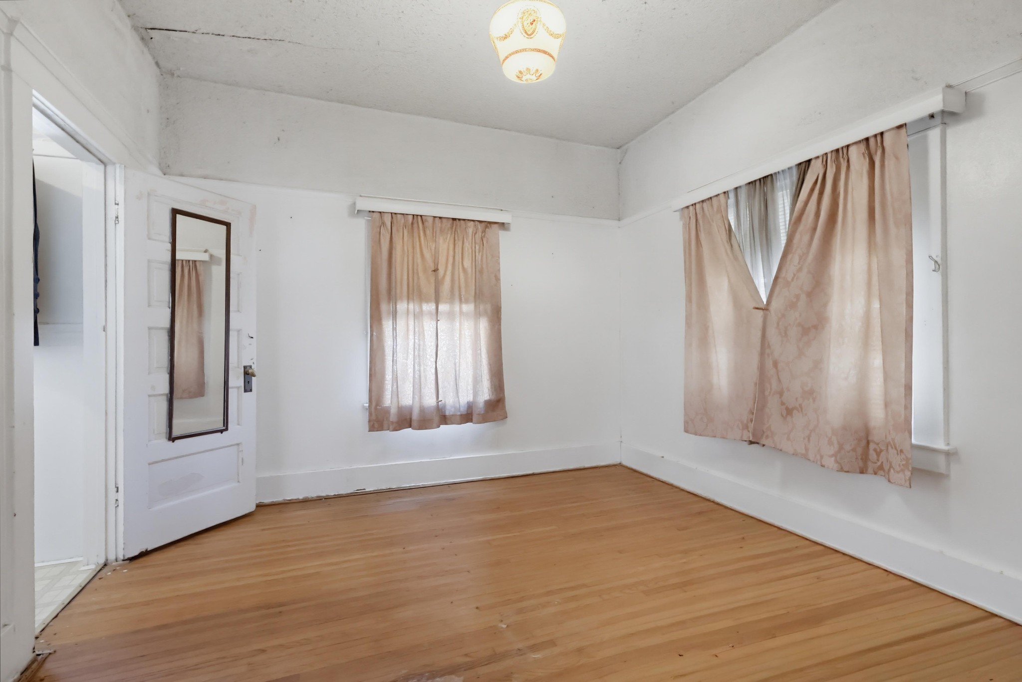 Virtual tour photo 28 of 61 for 124 W Ave 30