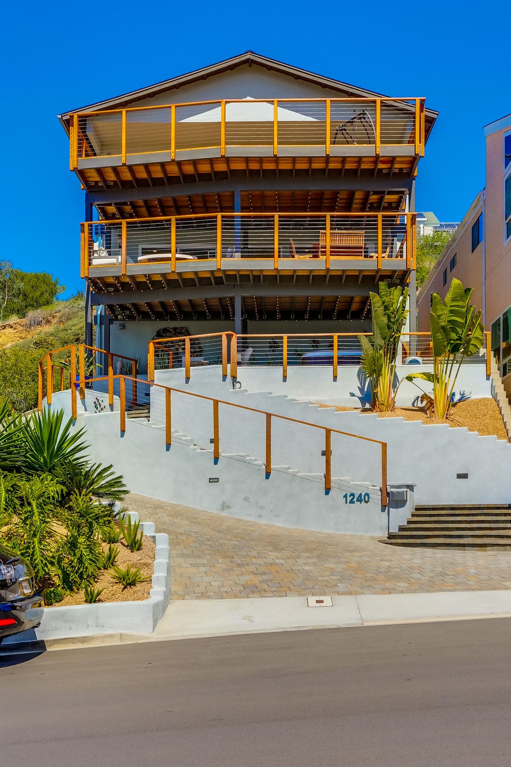 Virtual tour photo 1 of 83 for The Mermaid House
