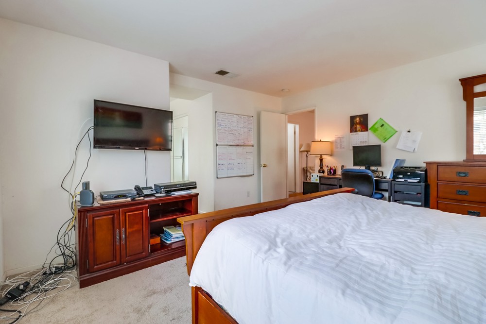 Virtual tour photo 33 of 53 for 1241 Sand Drift Point