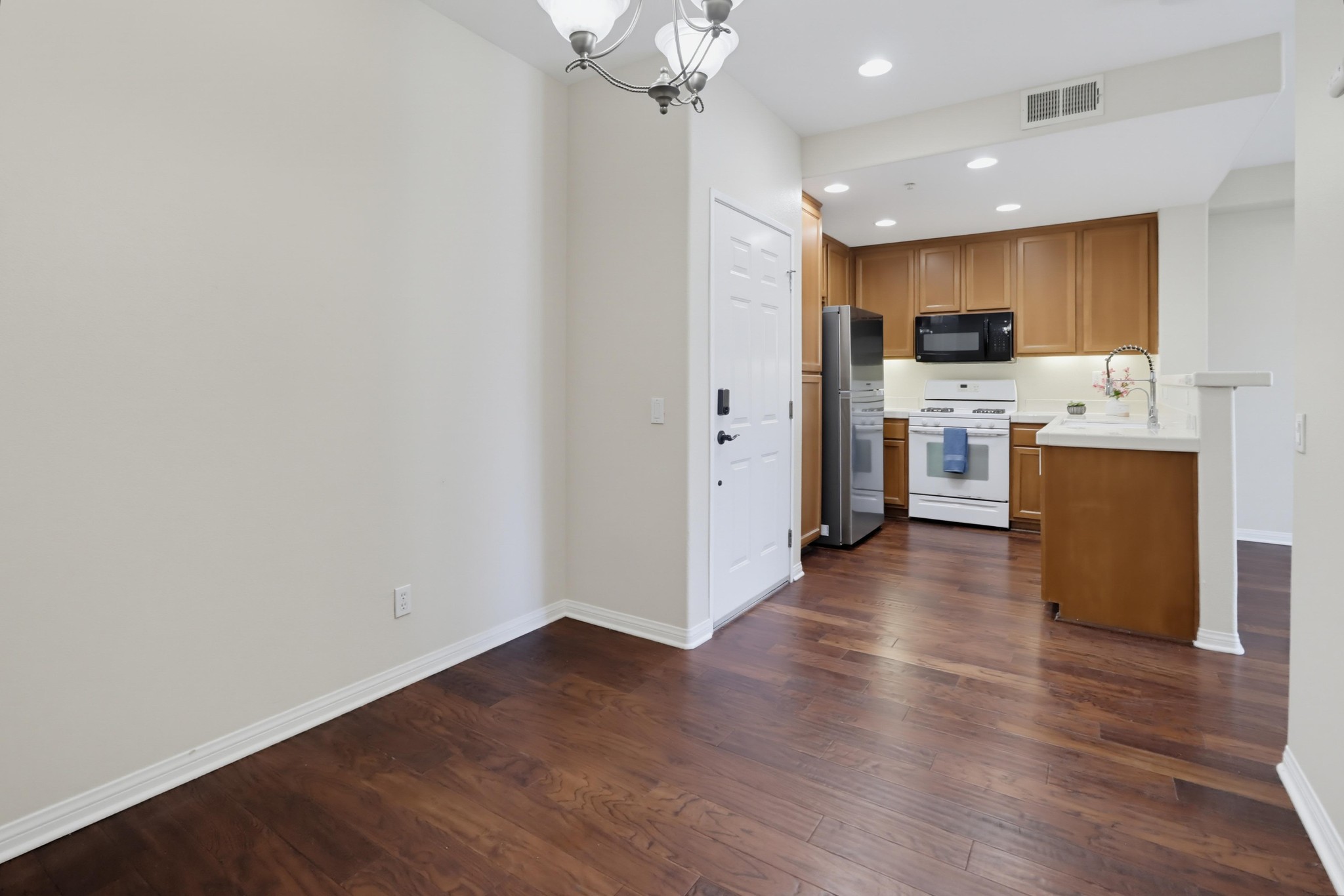 Virtual tour photo 11 of 46 for 1241 Santa Cora Ave Unit 334