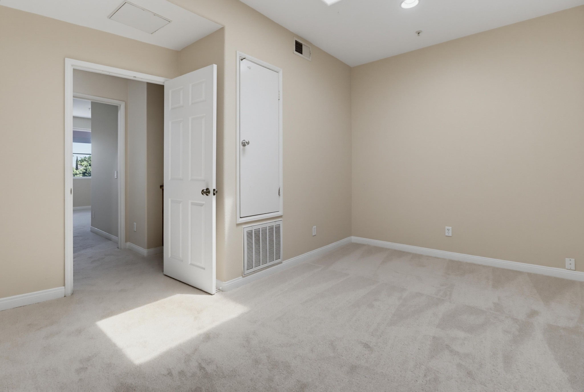 Virtual tour photo 43 of 46 for 1241 Santa Cora Ave Unit 334