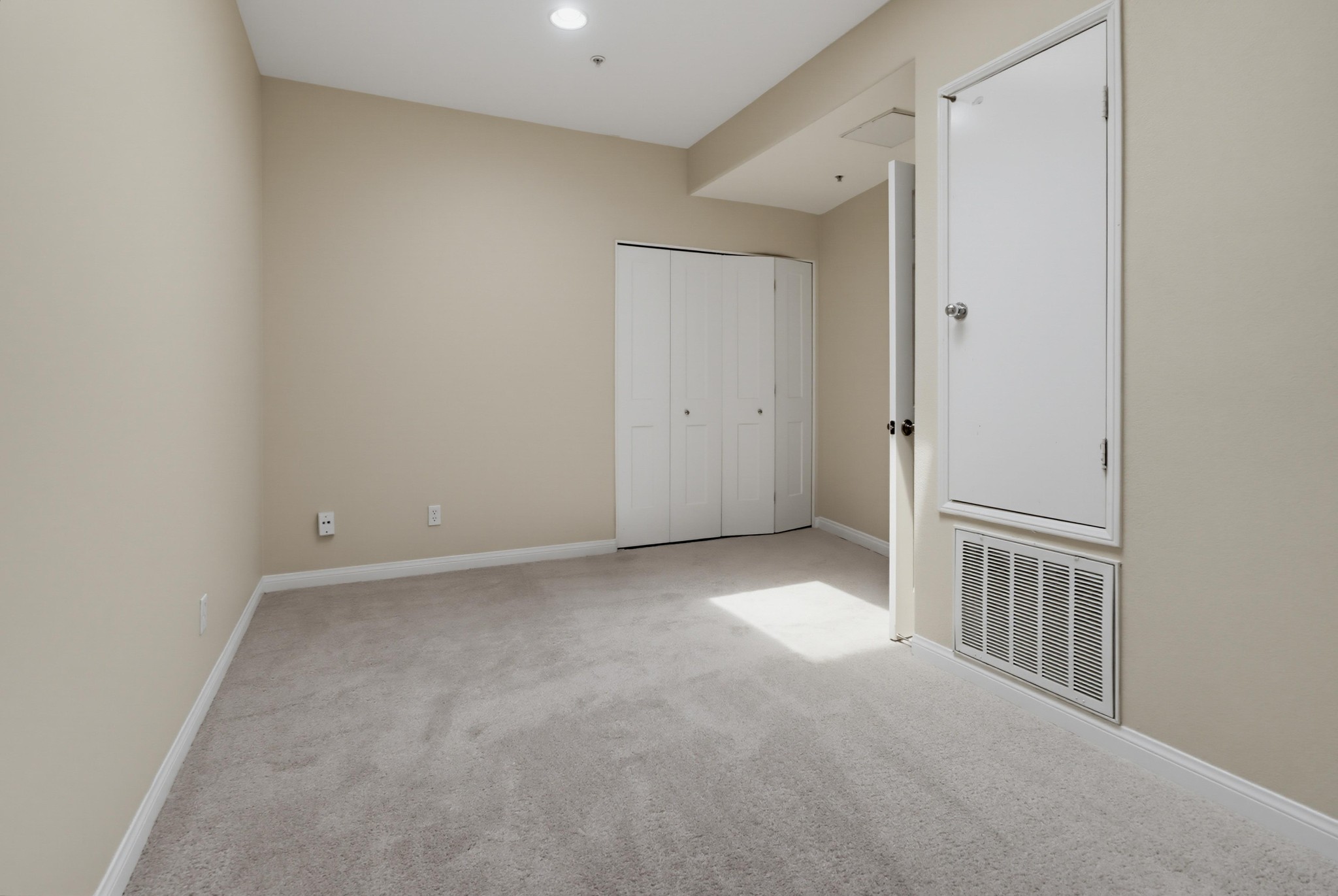 Virtual tour photo 44 of 46 for 1241 Santa Cora Ave Unit 334