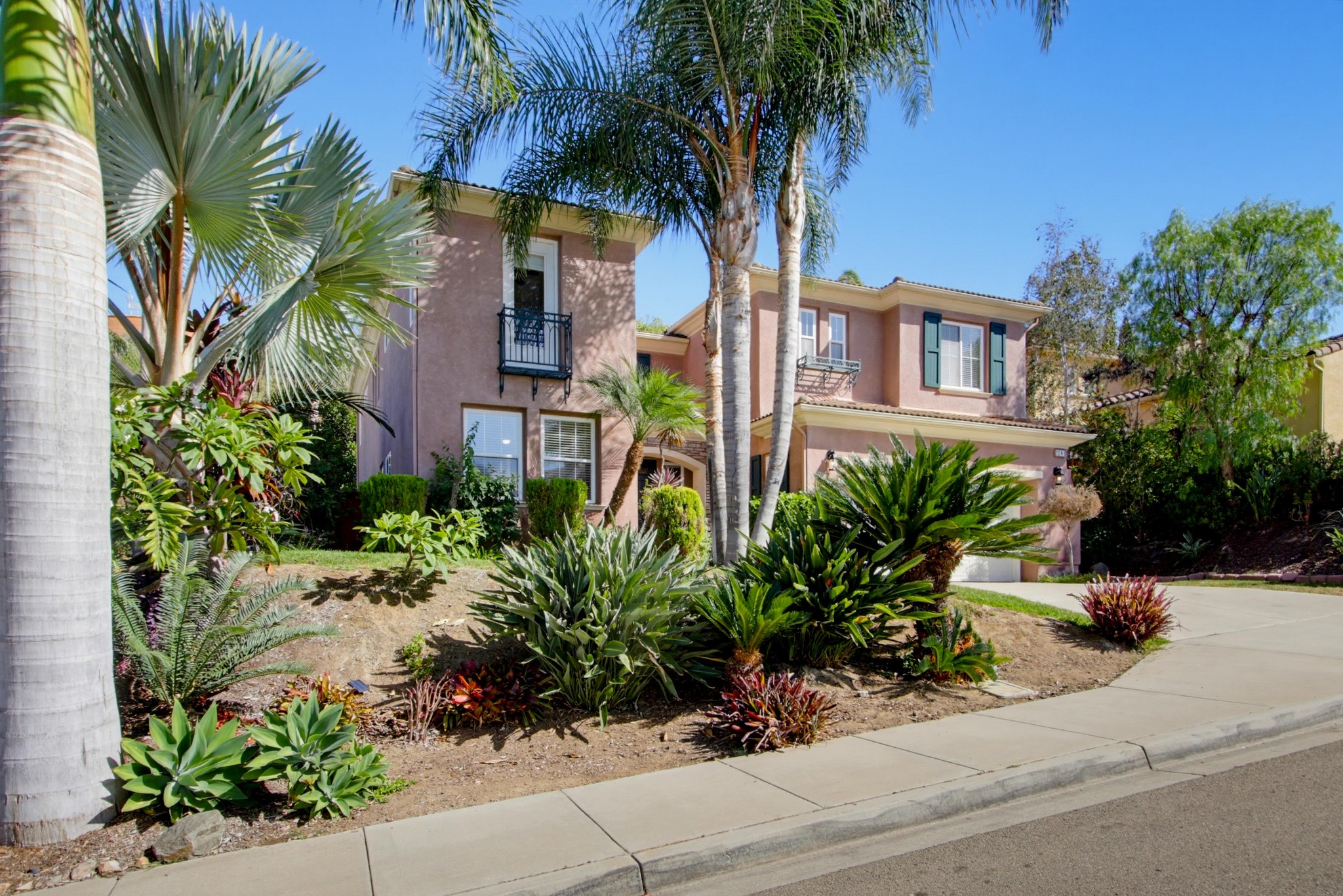Virtual tour photo 3 of 79 for 1241 White Sands Dr