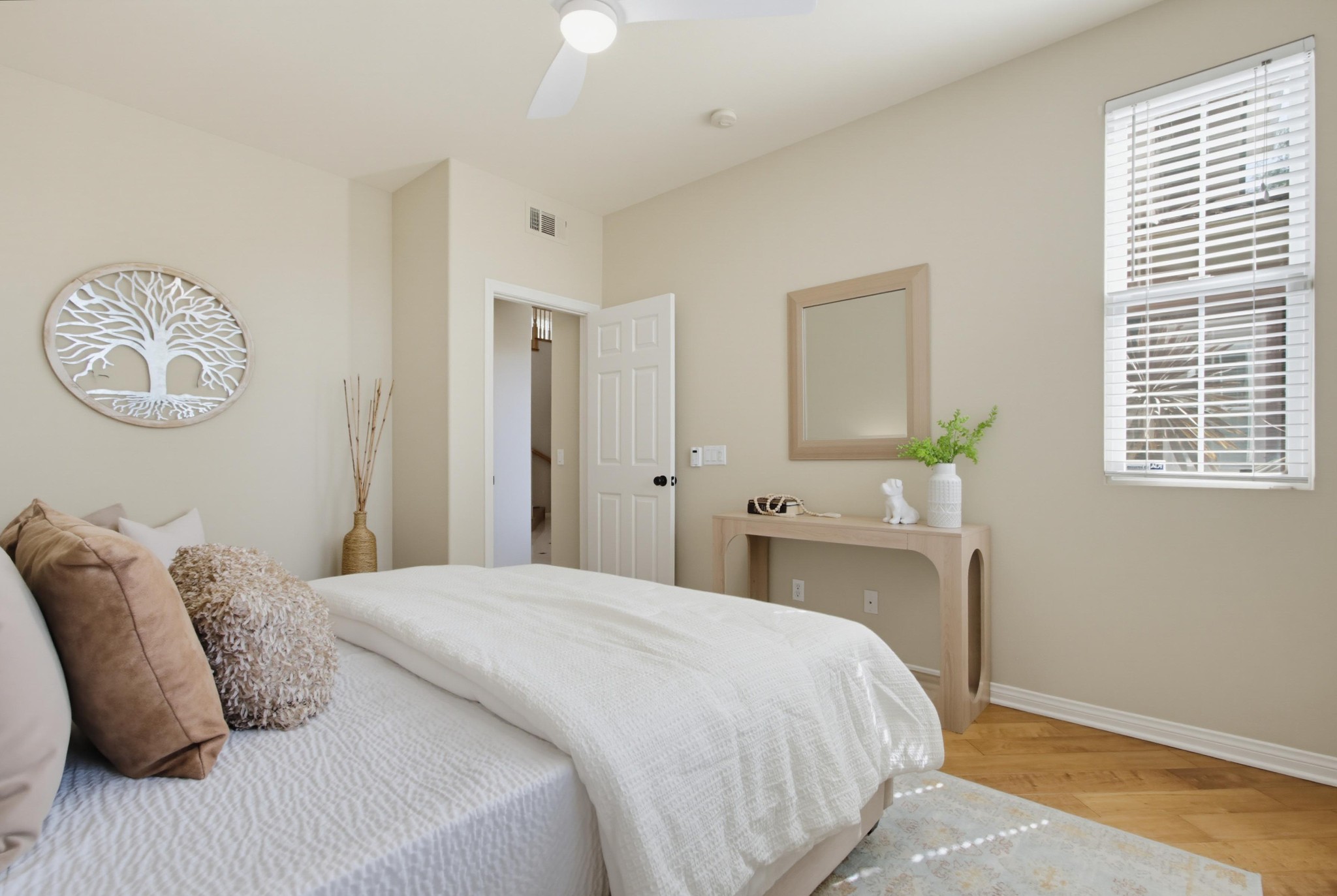 Virtual tour photo 32 of 79 for 1241 White Sands Dr