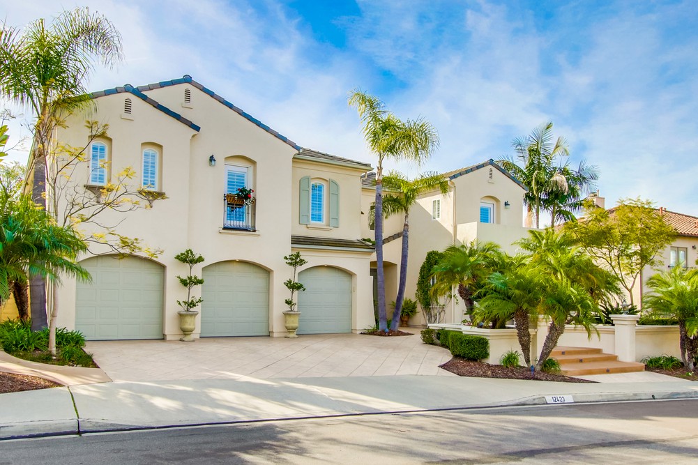 Virtual tour photo 3 of 62 for 12423 Figtree St