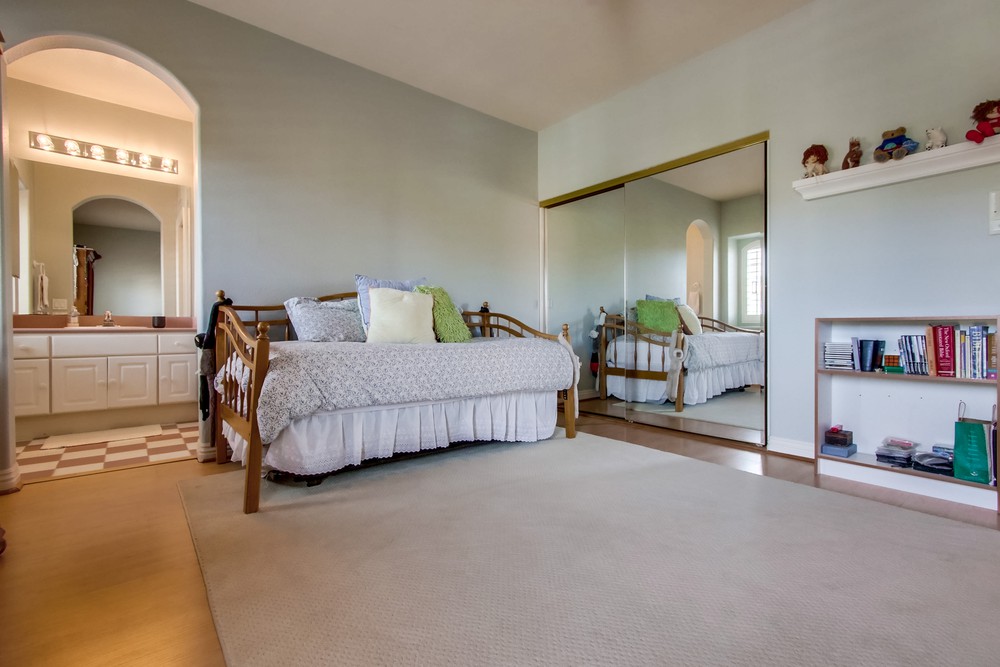 Virtual tour photo 41 of 62 for 12423 Figtree St