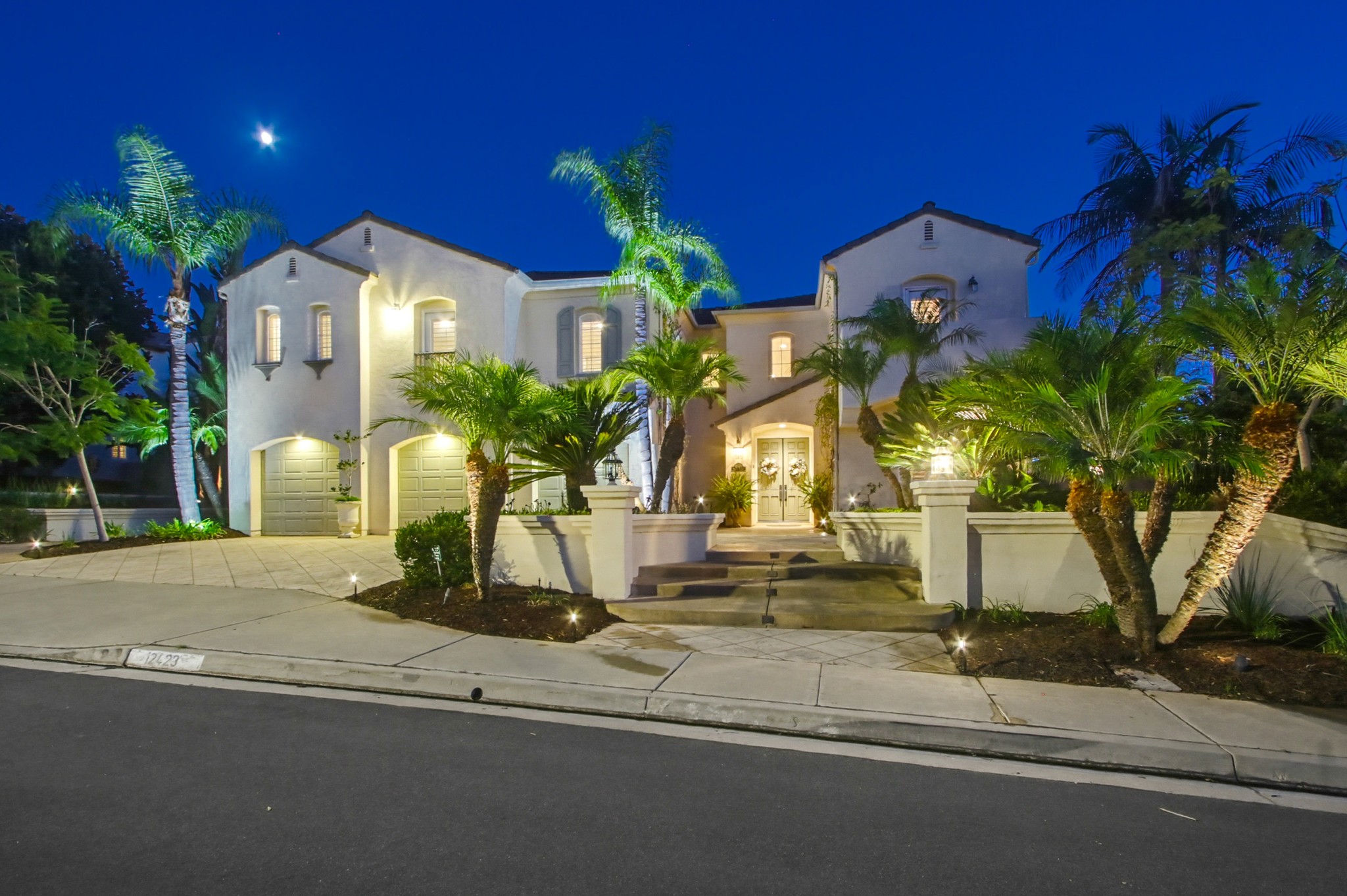 Virtual tour photo 1 of 138 for 12423 Figtree St