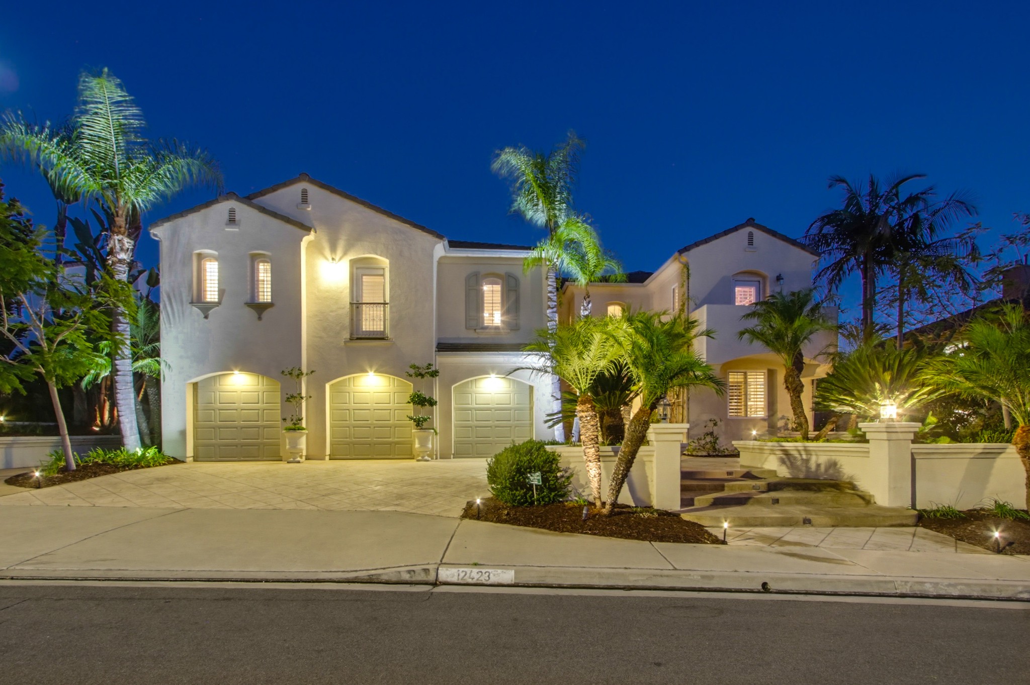 Virtual tour photo 3 of 138 for 12423 Figtree St