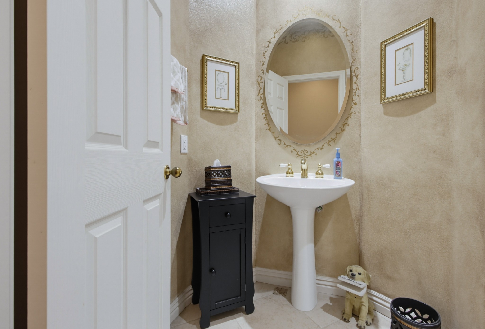 Virtual tour photo 39 of 138 for 12423 Figtree St