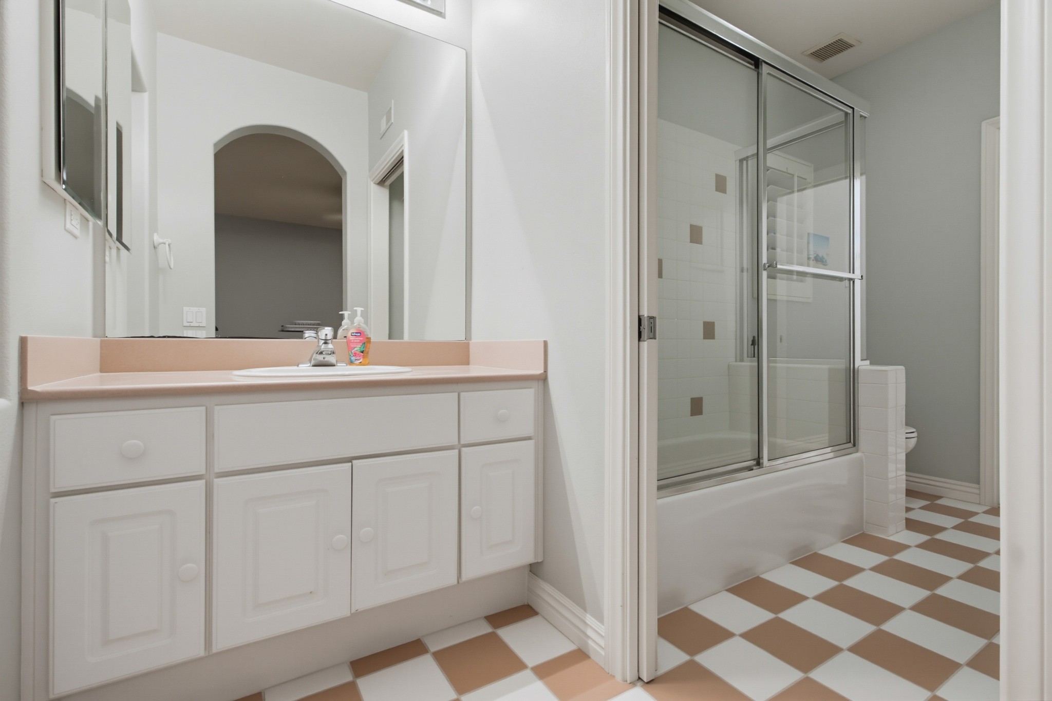Virtual tour photo 72 of 138 for 12423 Figtree St
