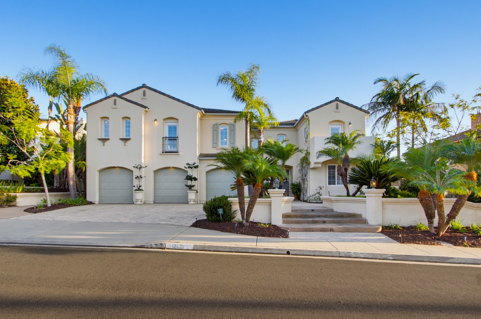 Virtual tour photo 74 of 138 for 12423 Figtree St