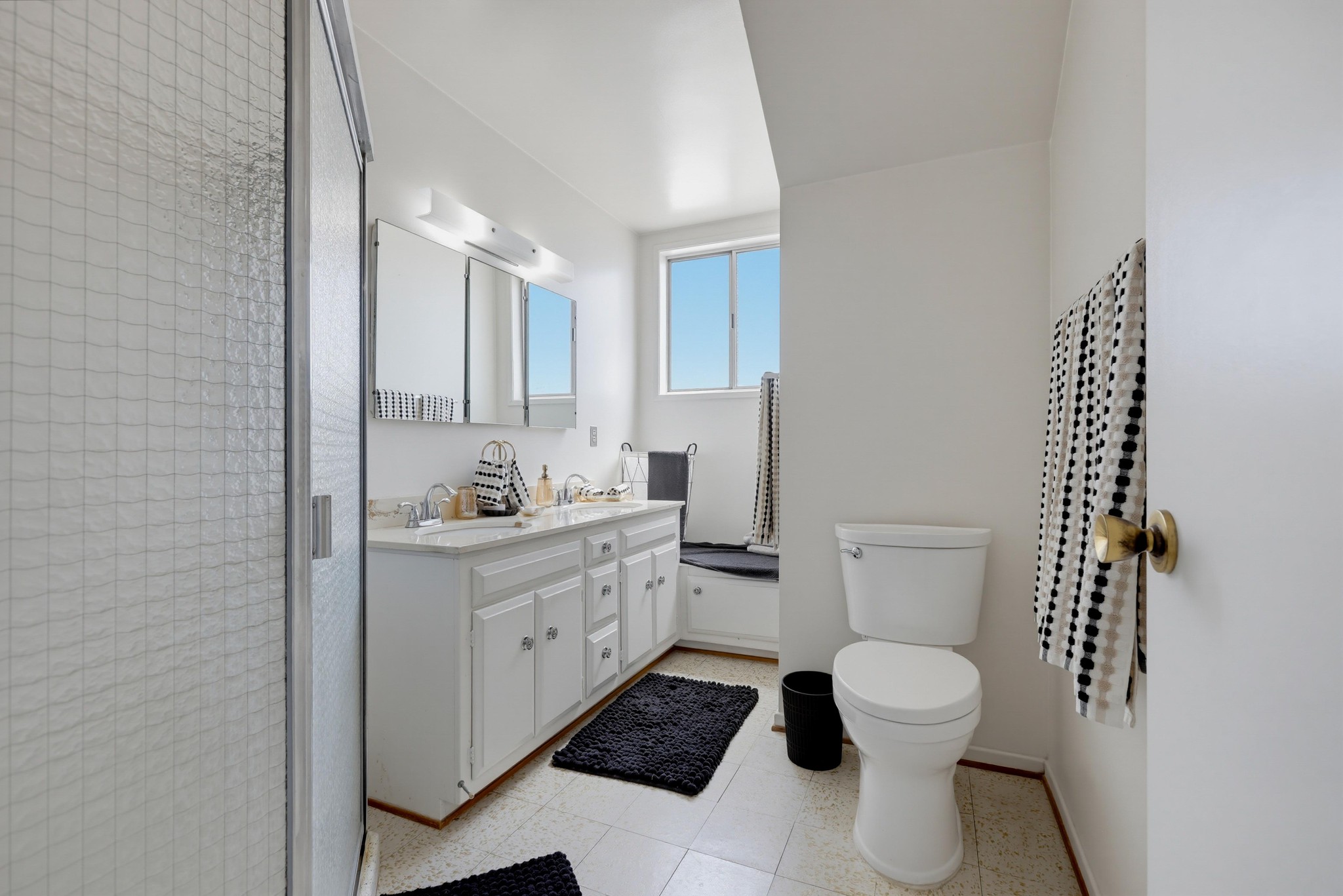 Virtual tour photo 33 of 66 for 12431 Blackmer St