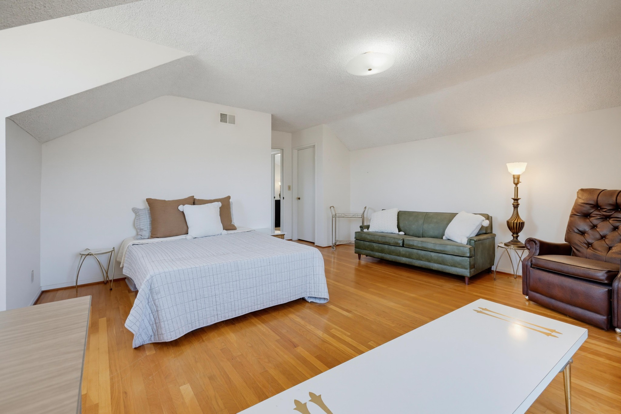 Virtual tour photo 39 of 66 for 12431 Blackmer St