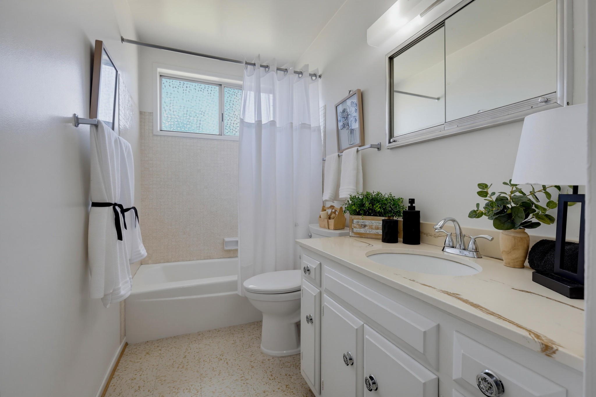 Virtual tour photo 46 of 66 for 12431 Blackmer St