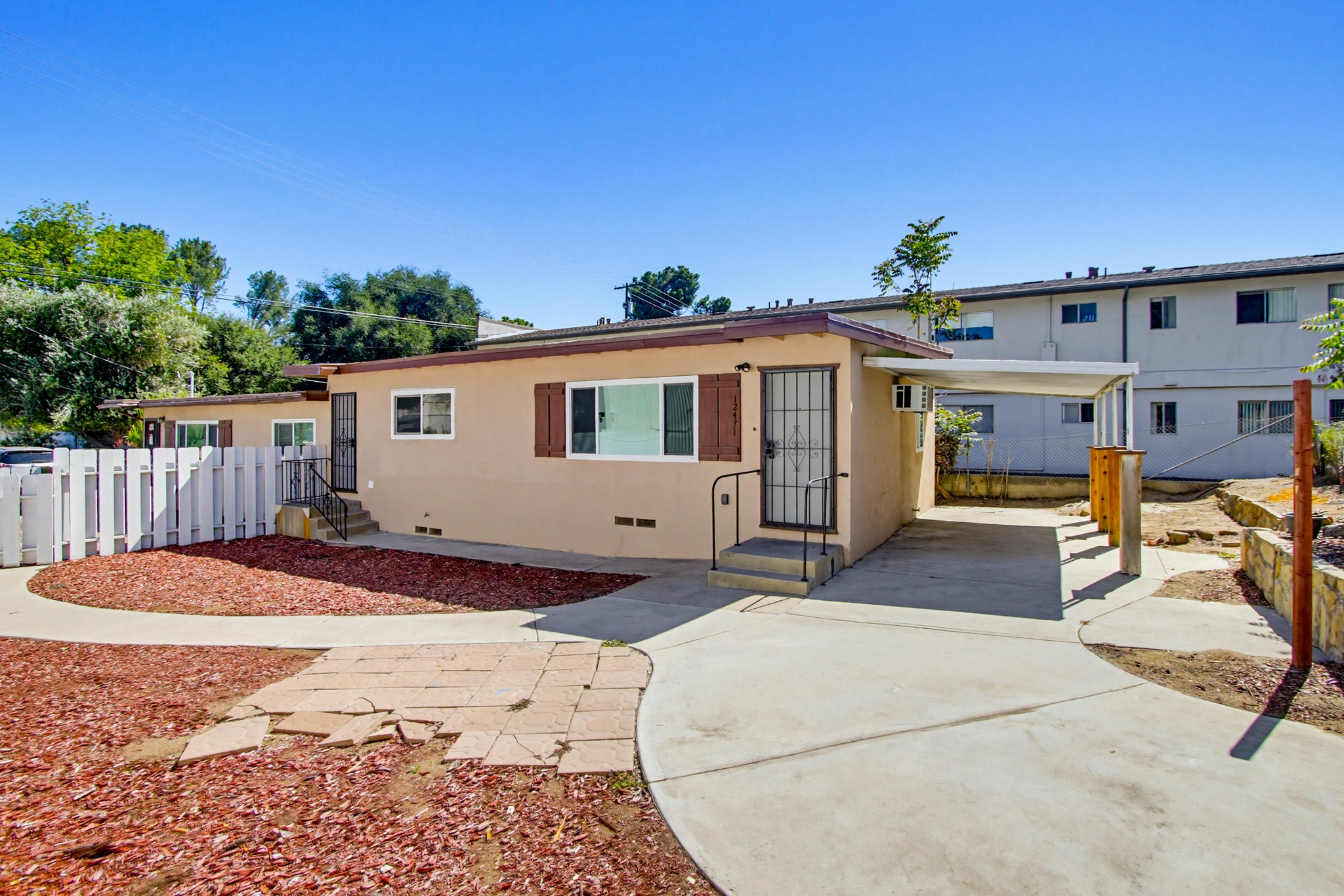 Virtual tour photo 5 of 39 for 12431 Julian Ave