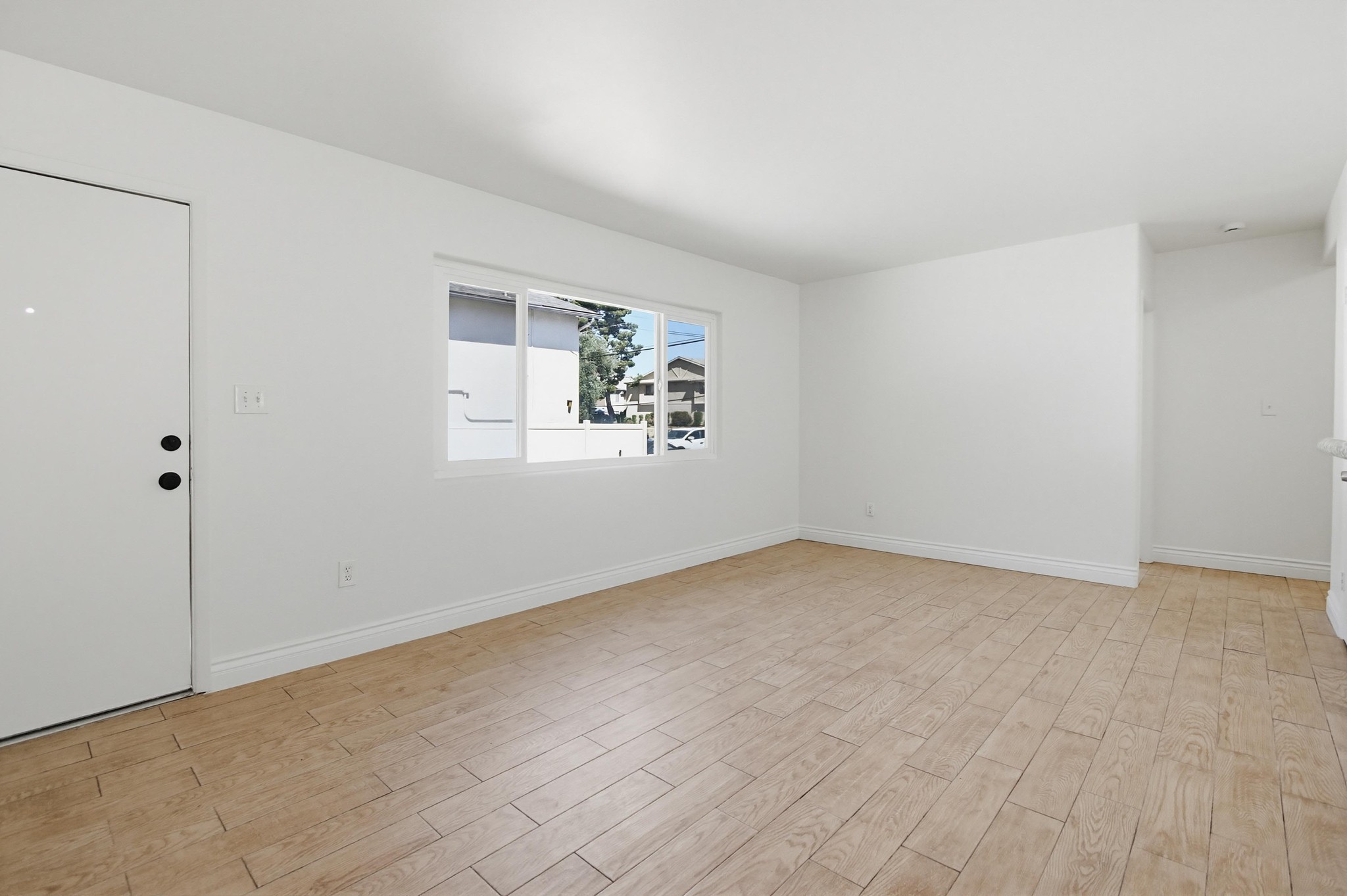 Virtual tour photo 10 of 39 for 12431 Julian Ave