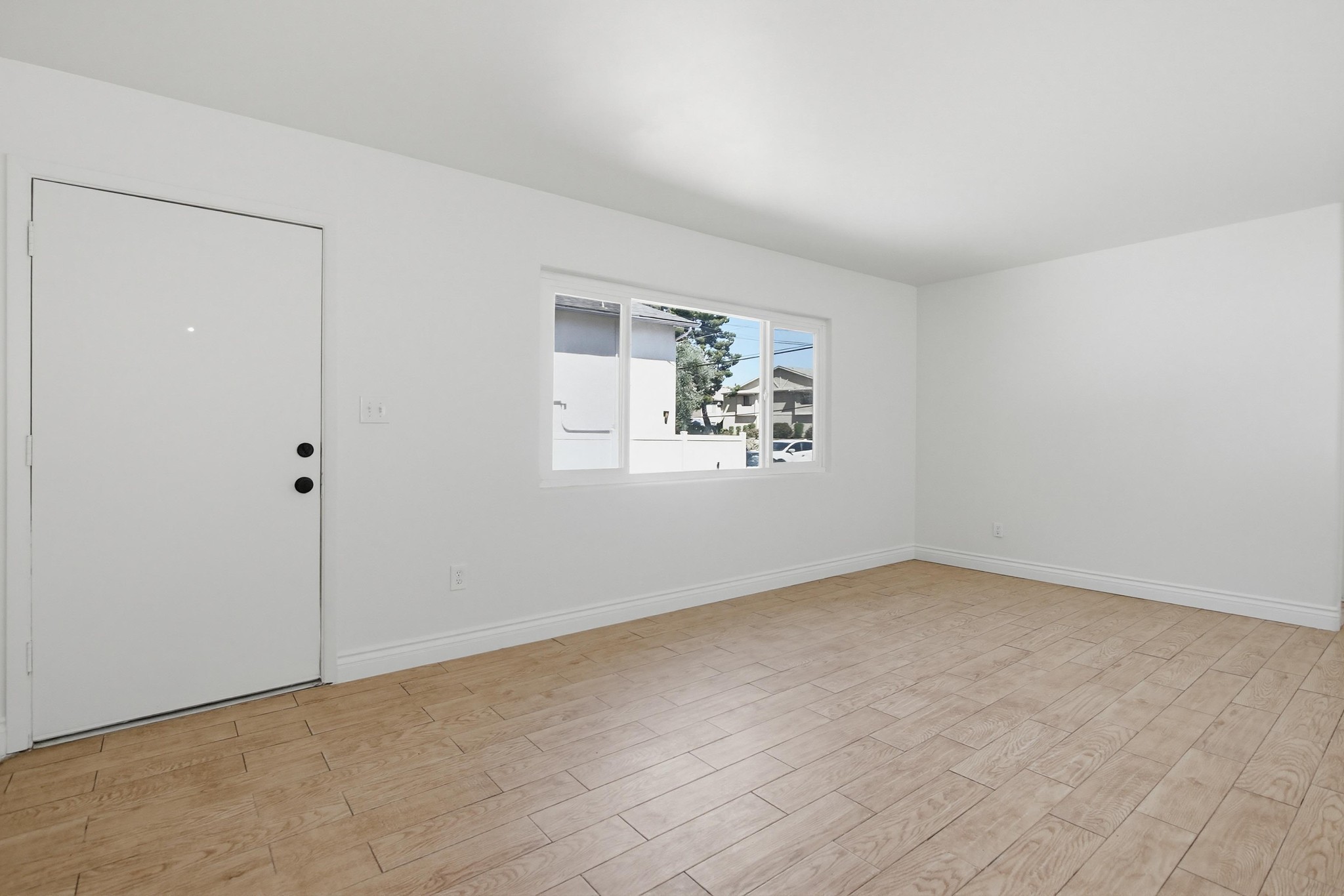Virtual tour photo 11 of 39 for 12431 Julian Ave