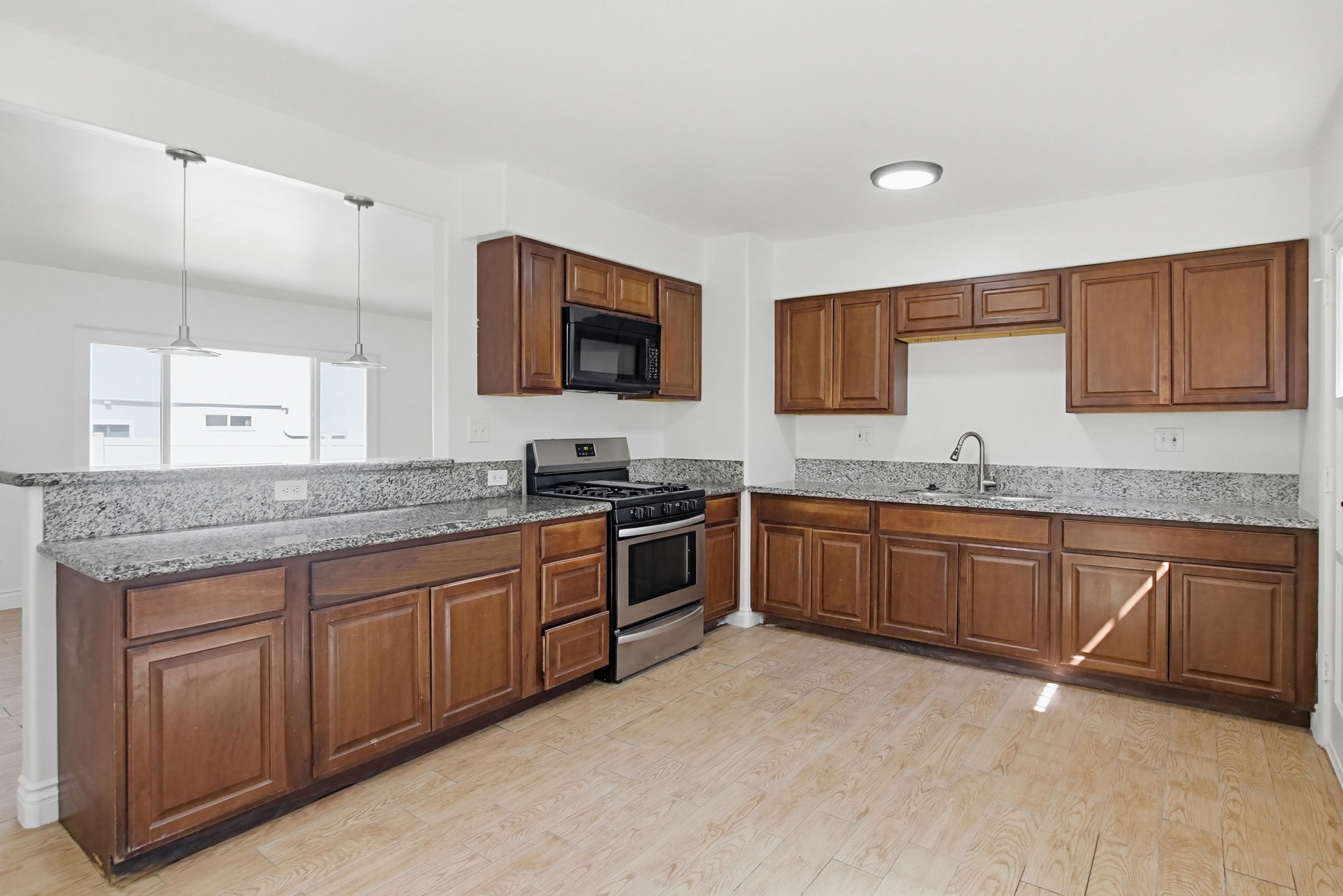Virtual tour photo 16 of 39 for 12431 Julian Ave