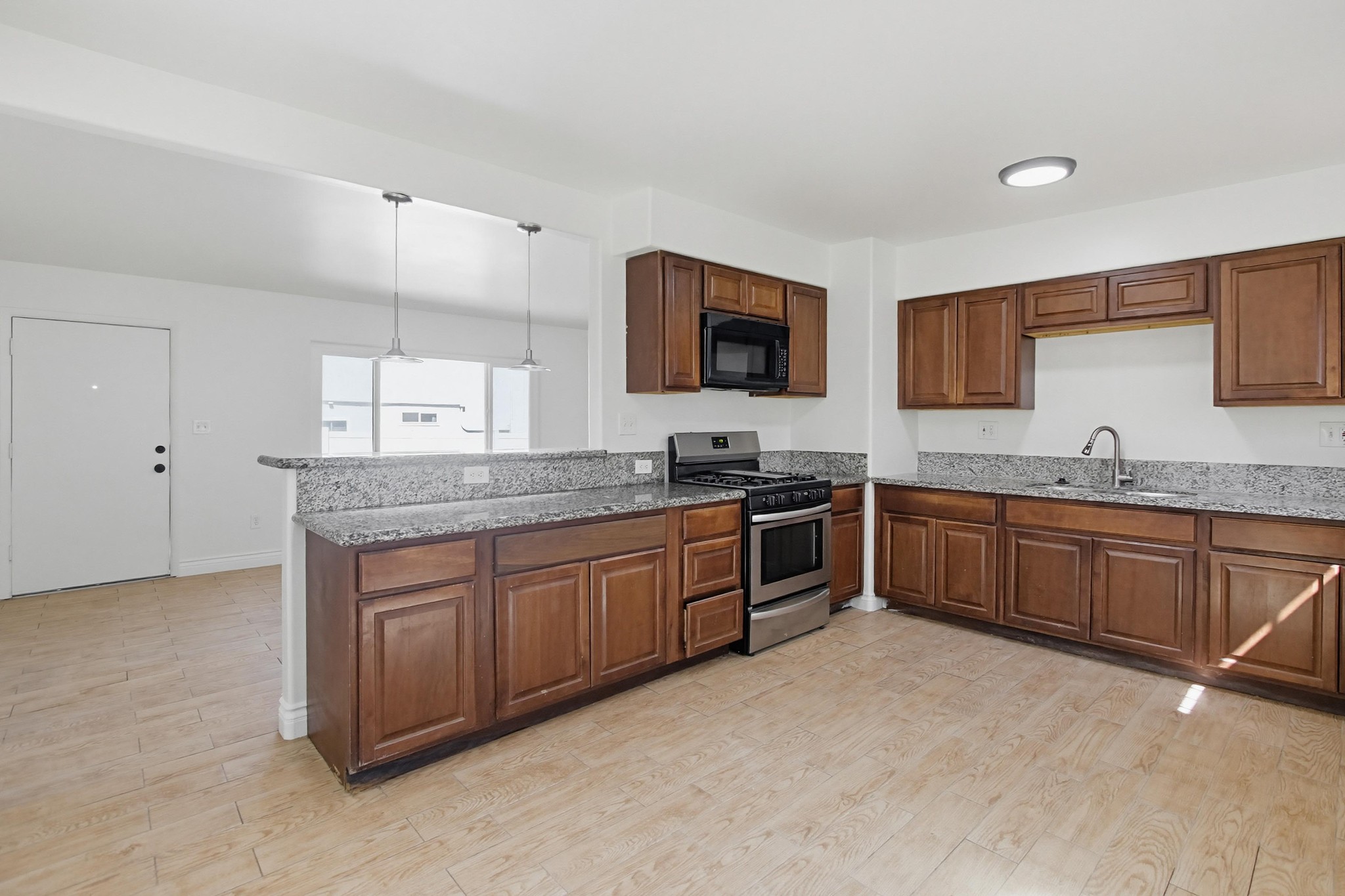 Virtual tour photo 17 of 39 for 12431 Julian Ave