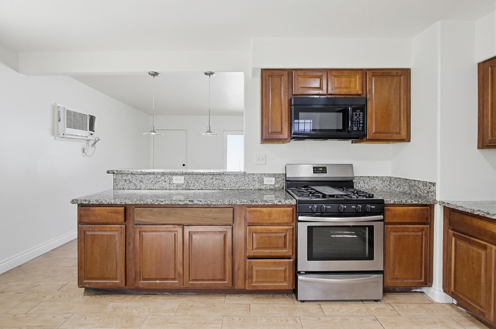 Virtual tour photo 18 of 39 for 12431 Julian Ave