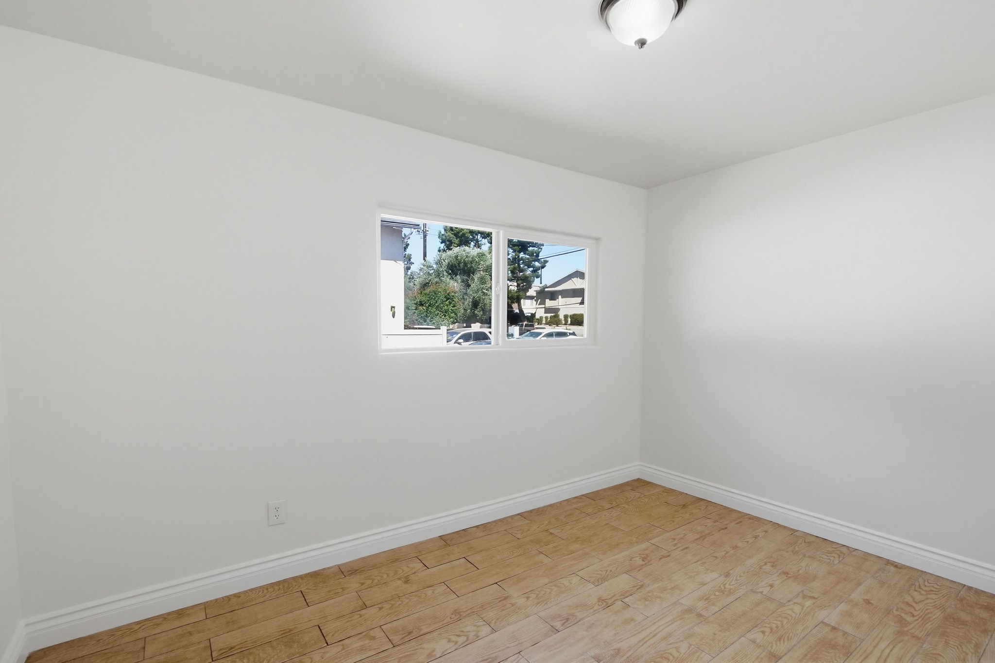 Virtual tour photo 22 of 39 for 12431 Julian Ave