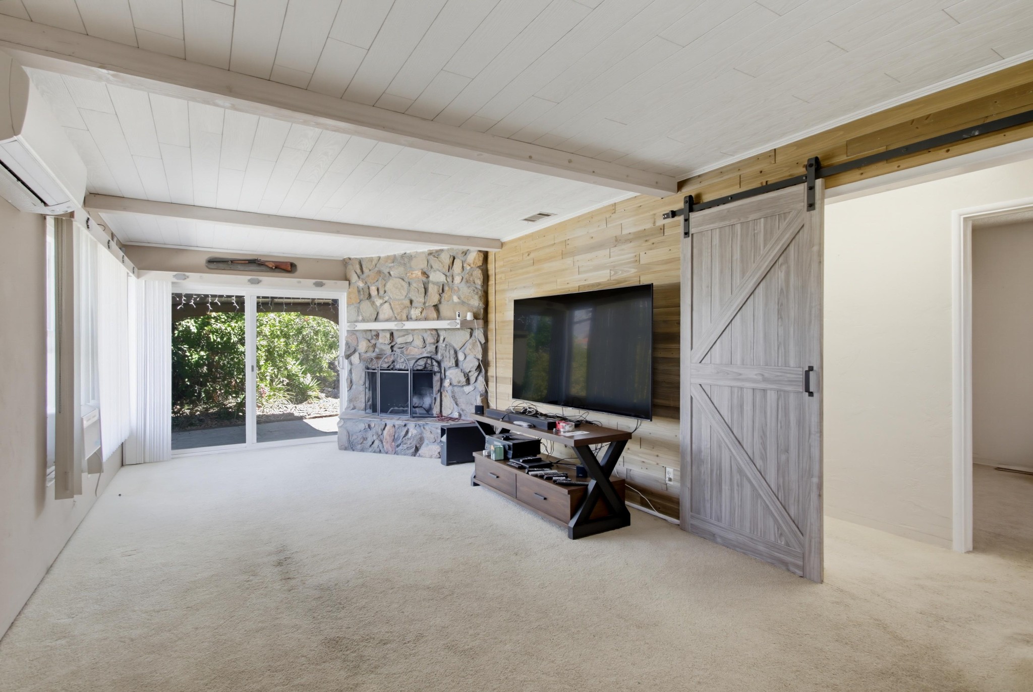 Virtual tour photo 8 of 49 for 12435 Rockcrest Rd