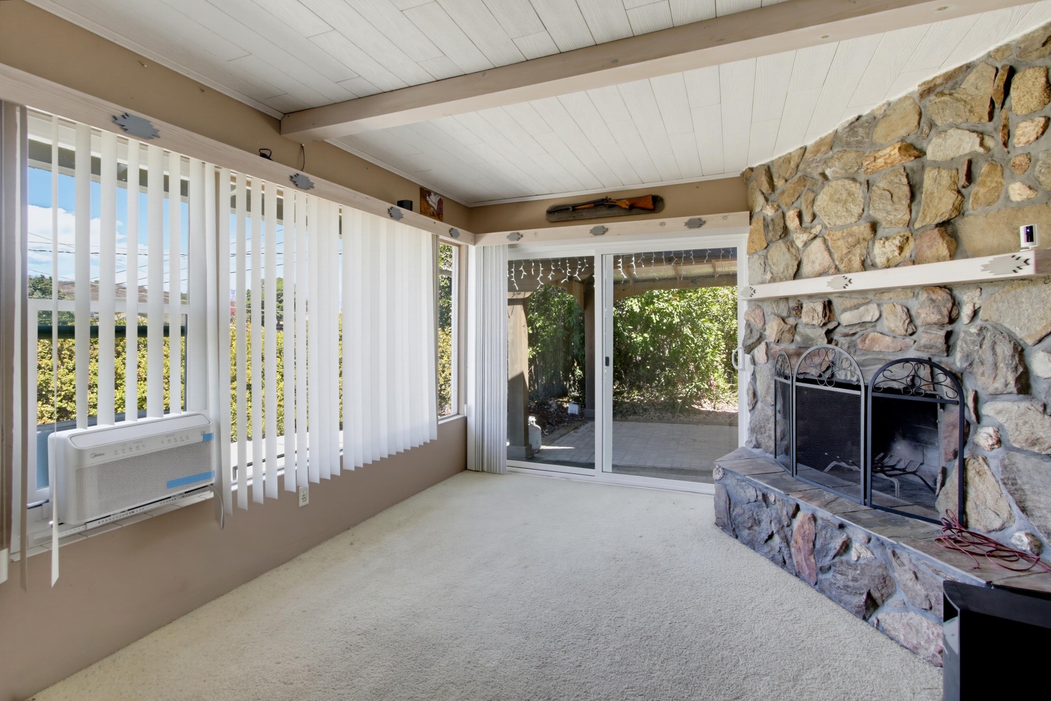 Virtual tour photo 10 of 49 for 12435 Rockcrest Rd