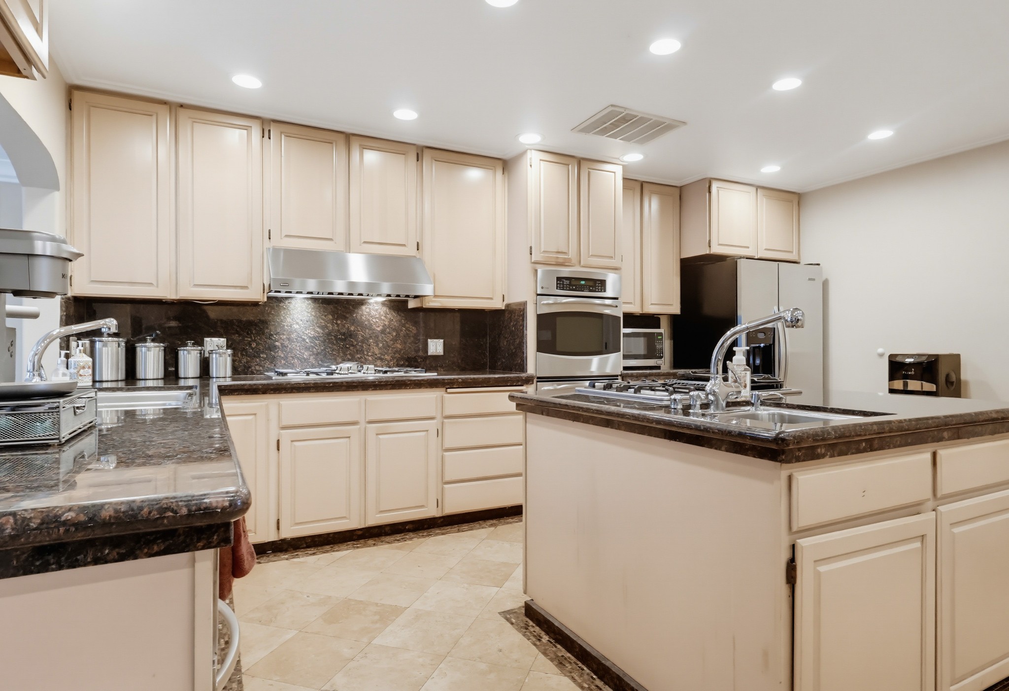 Virtual tour photo 16 of 75 for 12449 Allin St