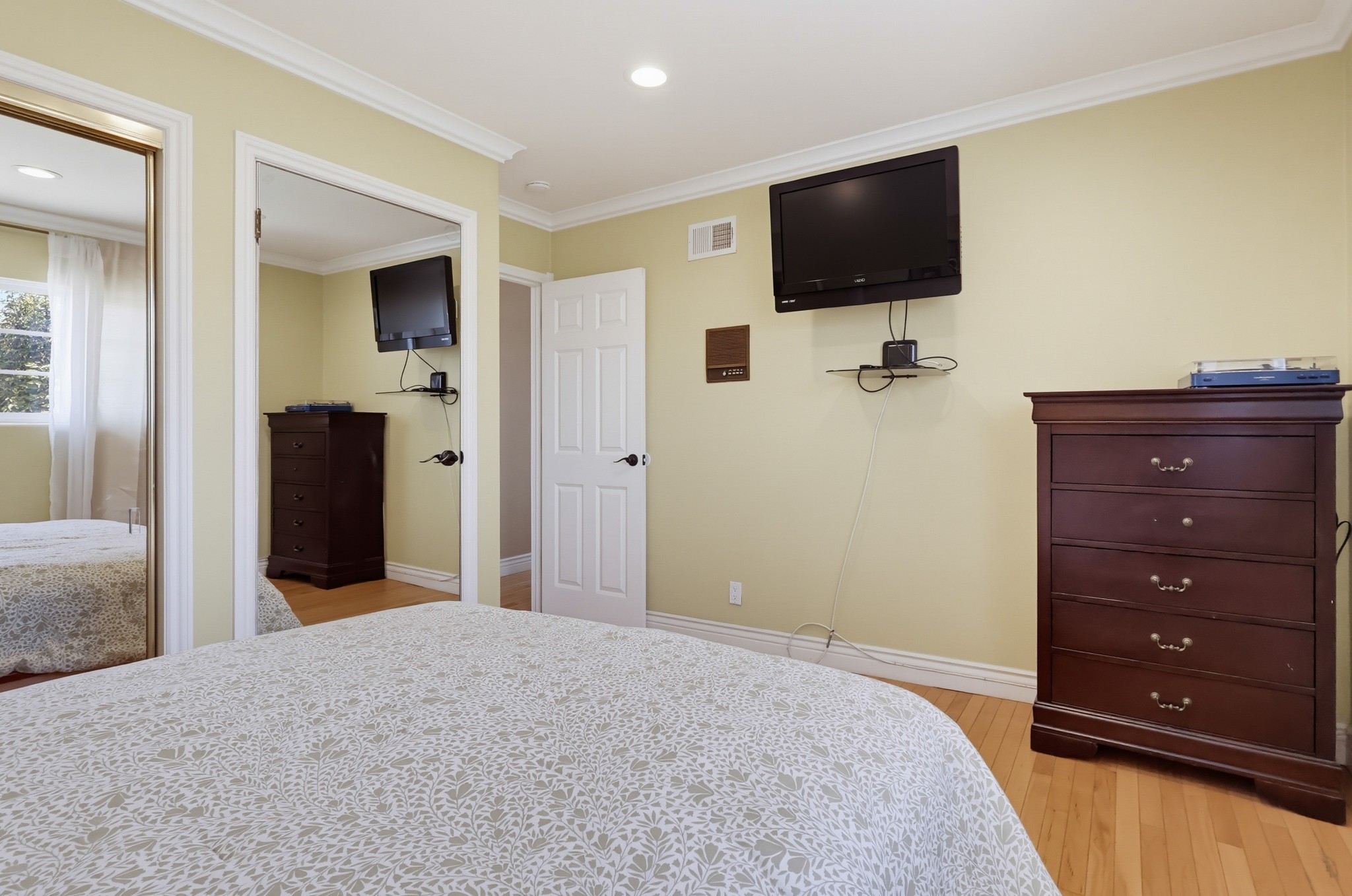Virtual tour photo 48 of 75 for 12449 Allin St