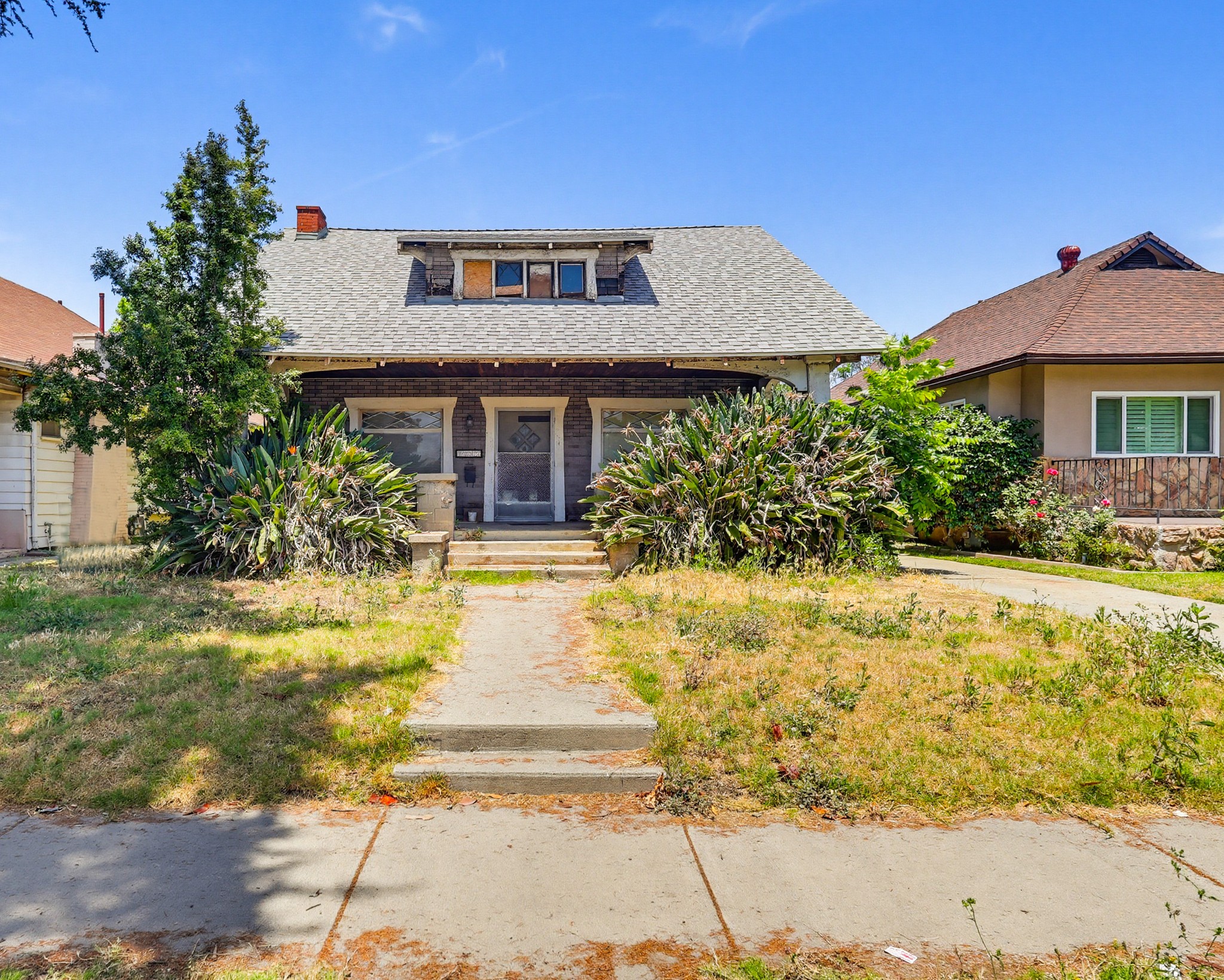 Virtual tour photo 1 of 54 for 1247 W 49th St
