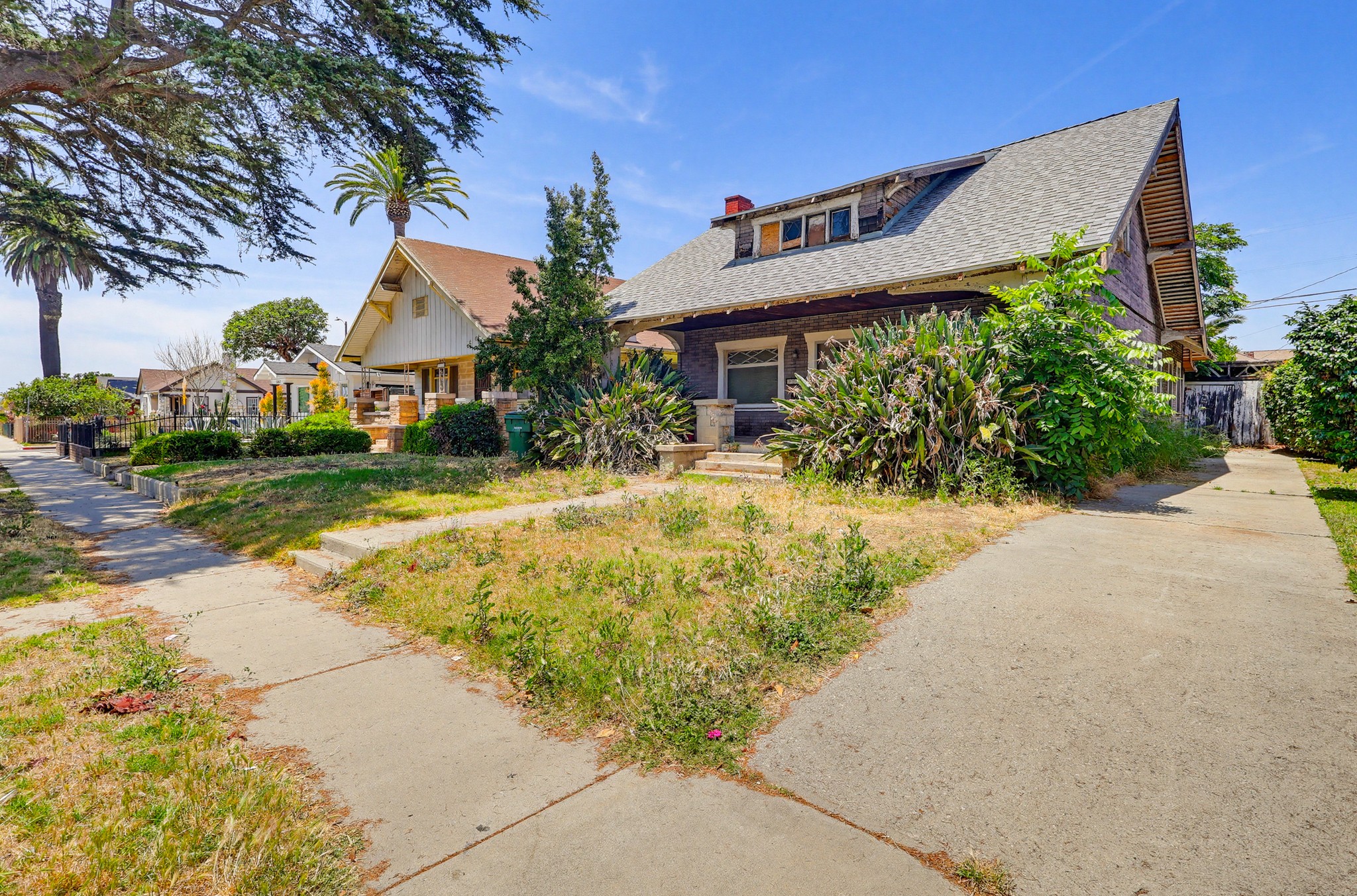 Virtual tour photo 3 of 54 for 1247 W 49th St