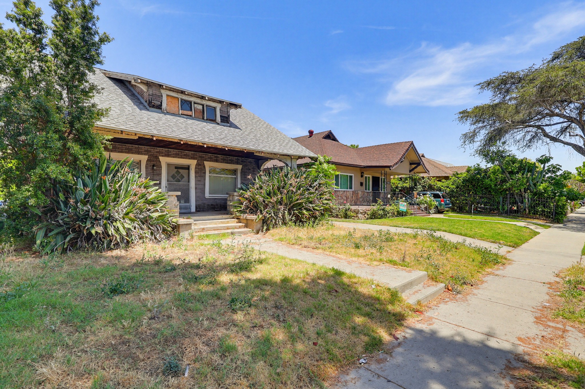 Virtual tour photo 4 of 54 for 1247 W 49th St