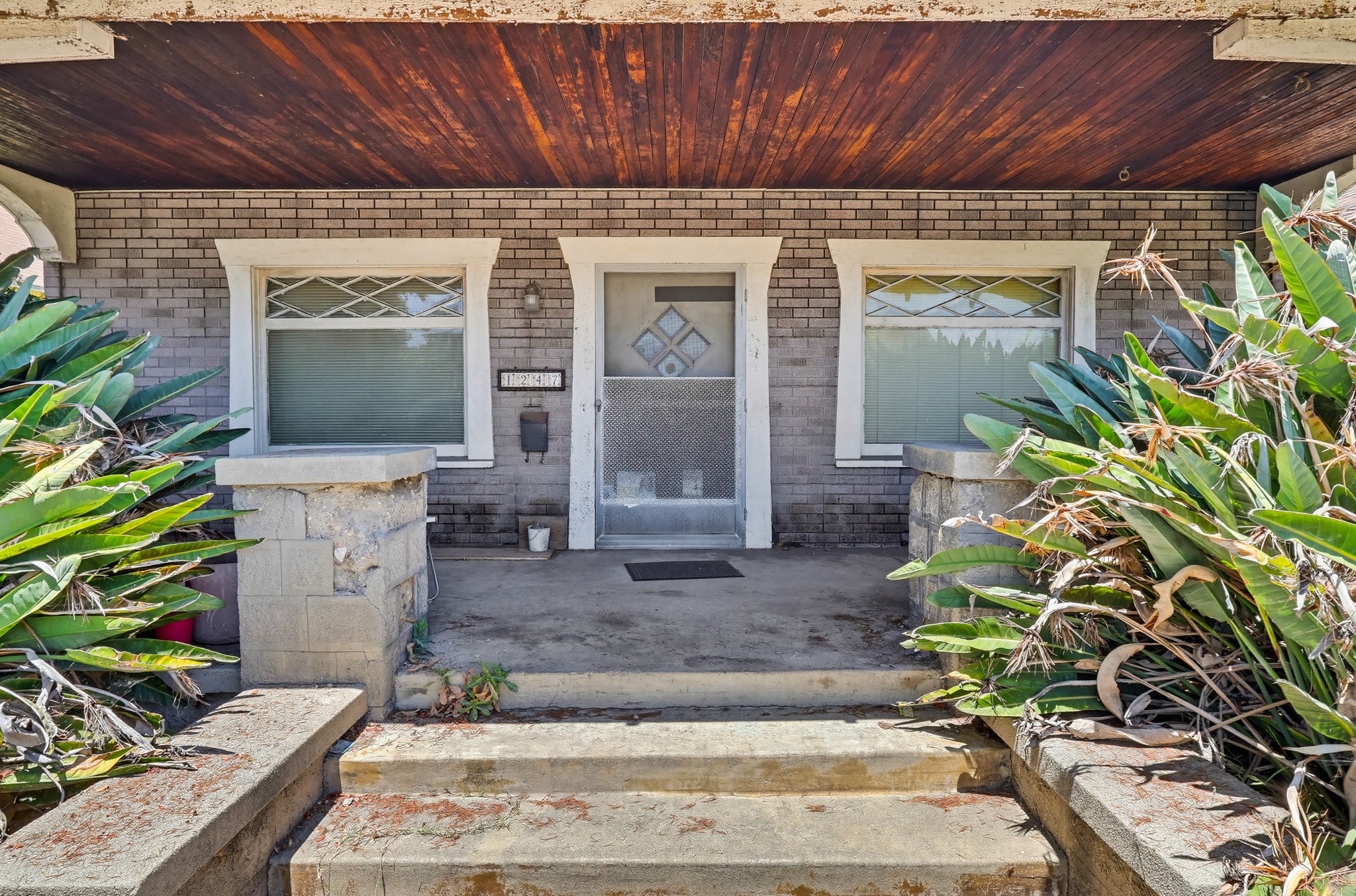 Virtual tour photo 6 of 54 for 1247 W 49th St
